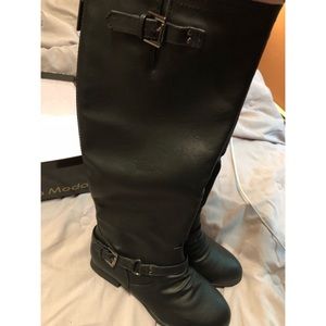Black boots 👢
